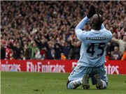 Bóng đá anh, ngoại hạng anh, lịch thi đấu euro 2012, M.U = Man City + 8: Game over! Cúp đã nằm ở Old Trafford!